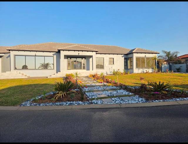 3 BEDROOM HOUSE FOR SALE IN ARUNDO ESTATE